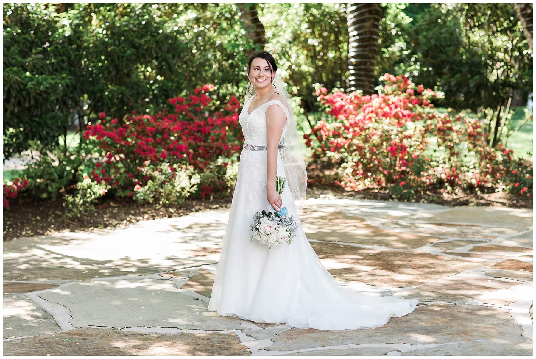 Danielle-Defayette-Photography-Daras-Garden-Knoxville-Wedding_0050.jpg