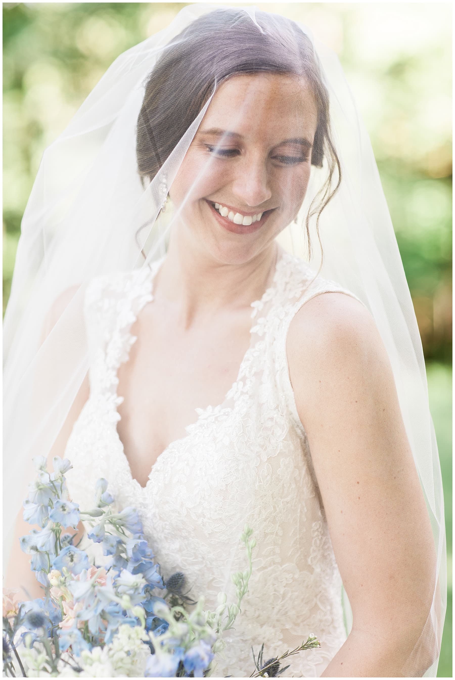 Danielle-Defayette-Photography-Silver-Hearth-Lodge-Wedding-Roanoke_0047.jpg