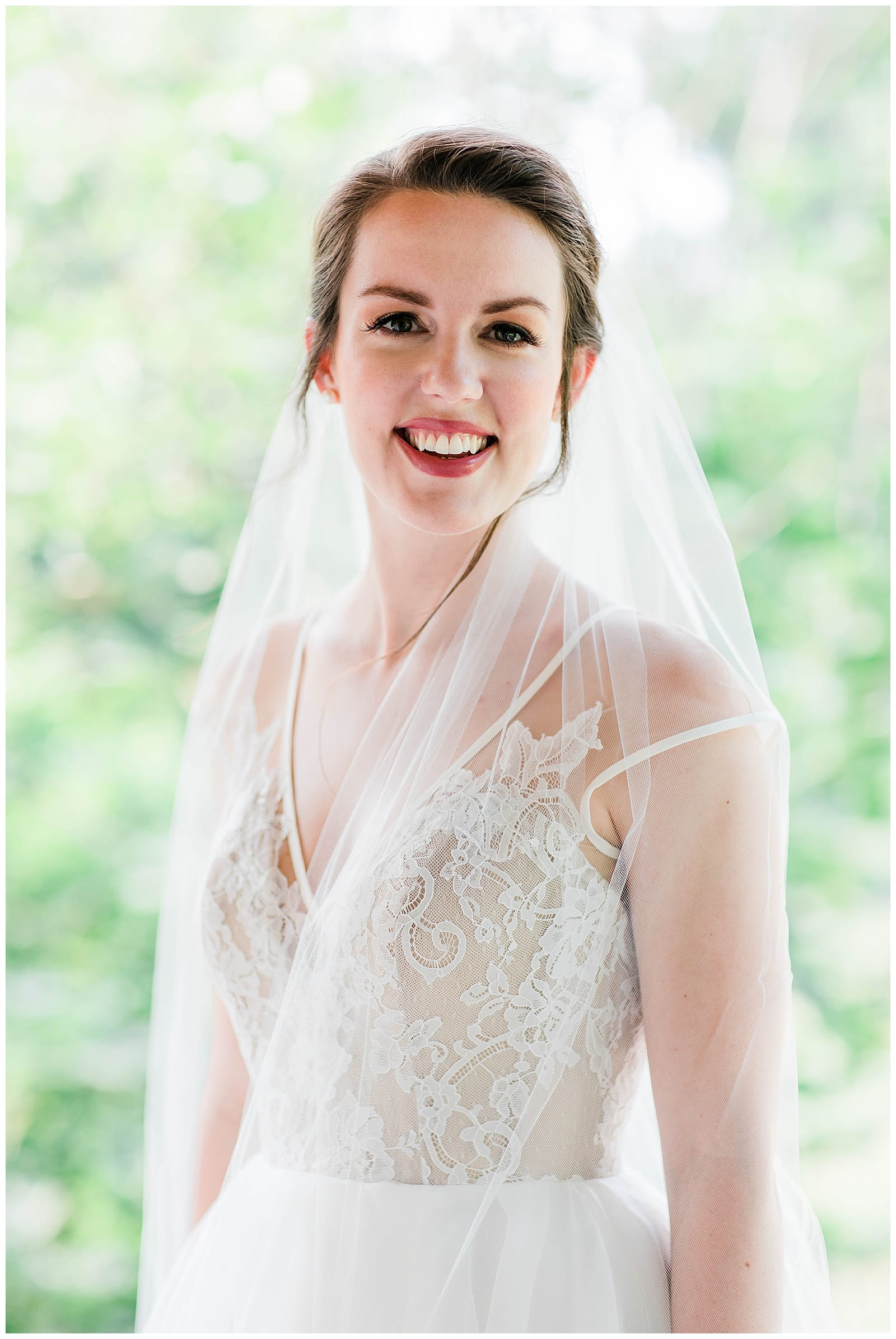 Danielle-Defayette-Photography-Bridal-Portraits-The-Side-Porch_0026.jpg