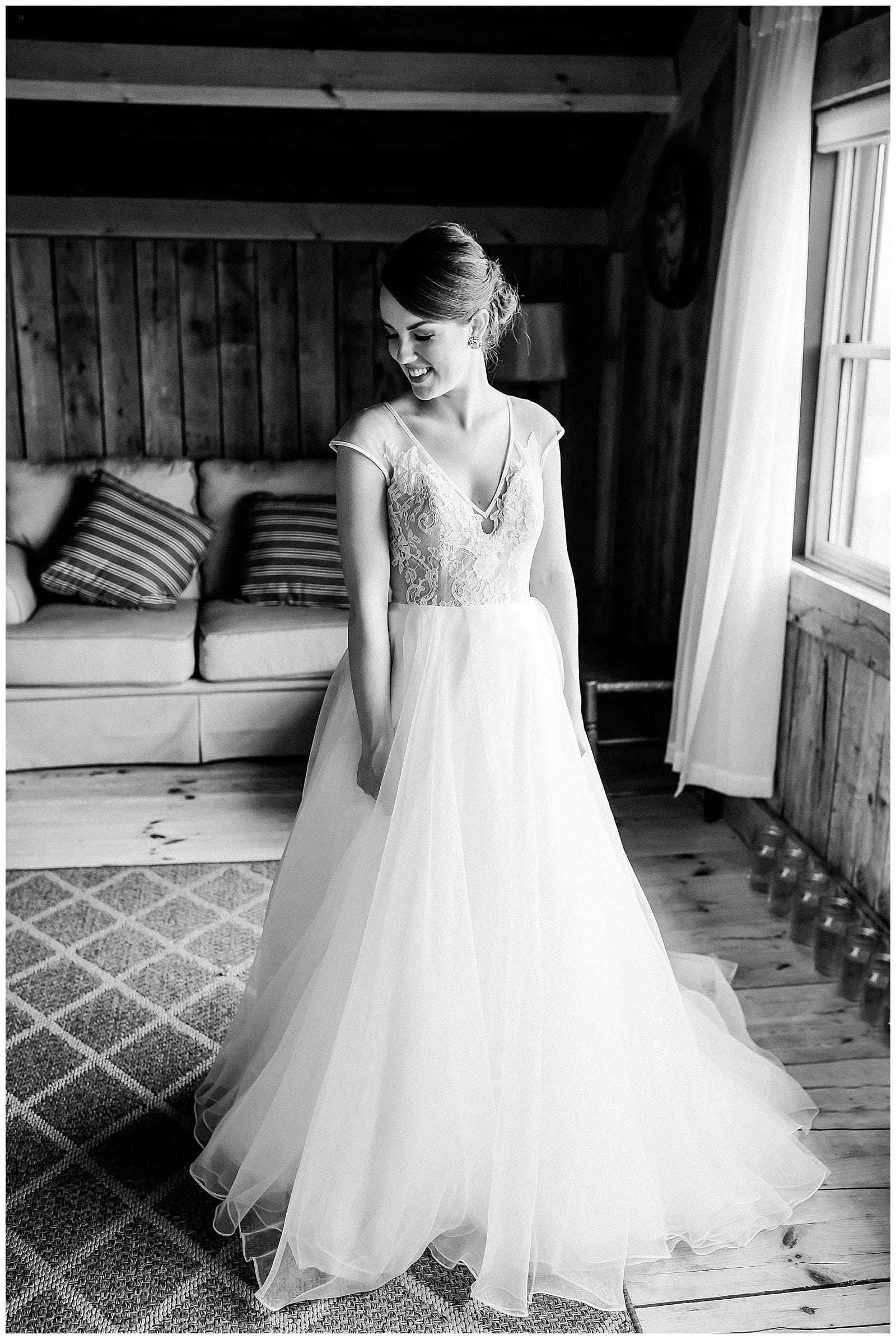 Danielle-Defayette-Photography-Middle-Fork-Barn-Abingdon-Wedding-VA_0010.jpg