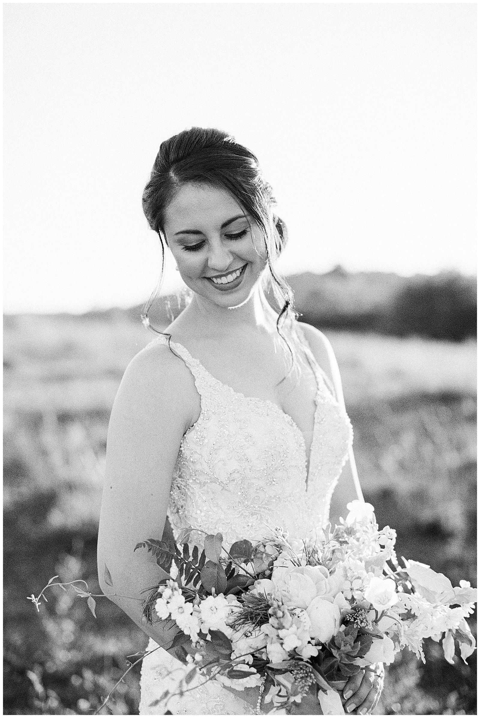 Danielle-Defayette-Photography-Middle-Fork-Barn-Abingdon-Wedding-2020_0012.jpg