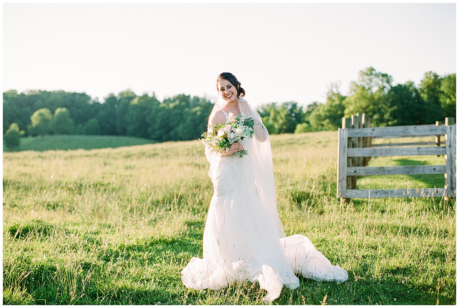 Danielle-Defayette-Photography-Middle-Fork-Barn-Abingdon-Wedding-2020_0013.jpg