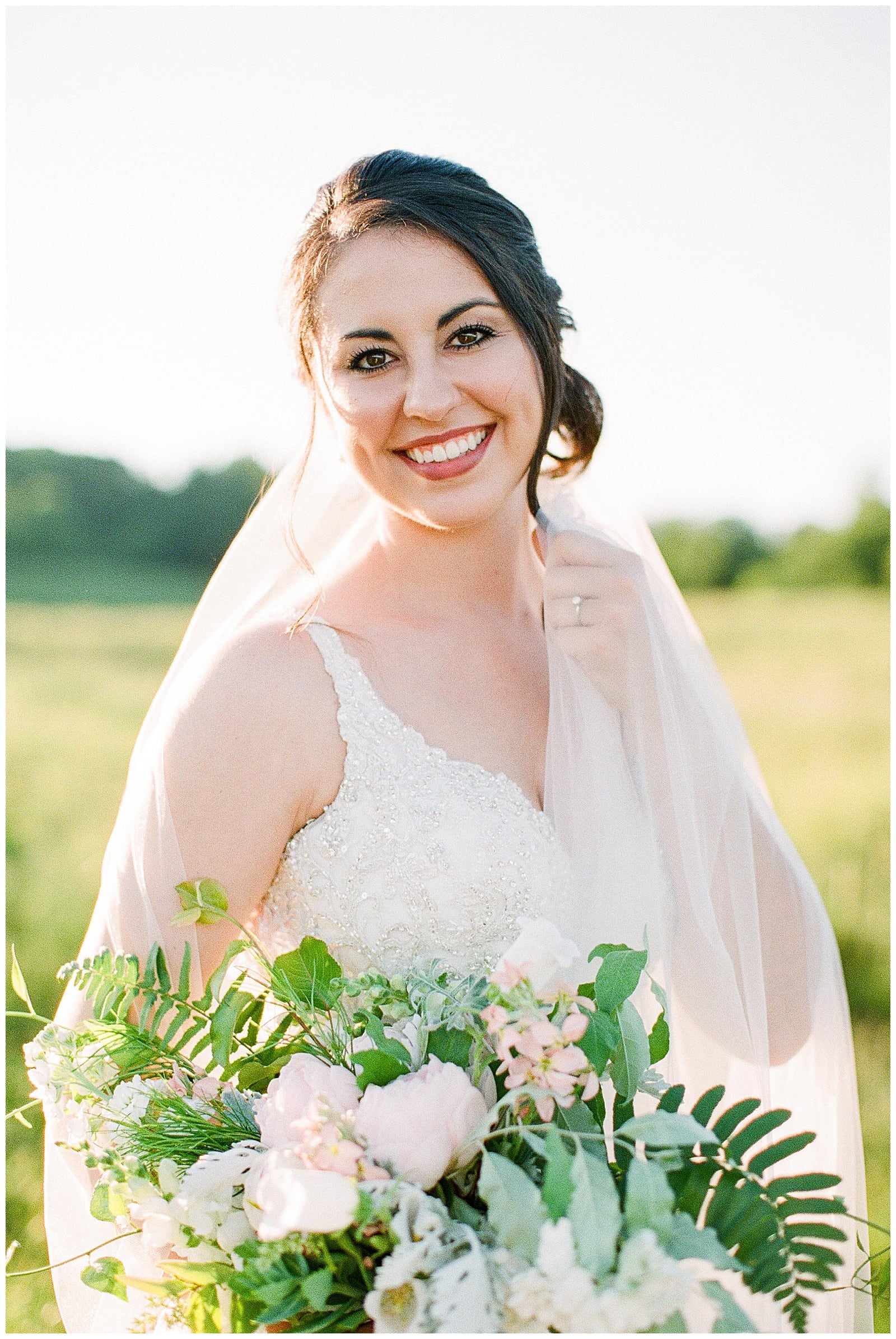 Danielle-Defayette-Photography-Middle-Fork-Barn-Abingdon-Wedding-2020_0014.jpg