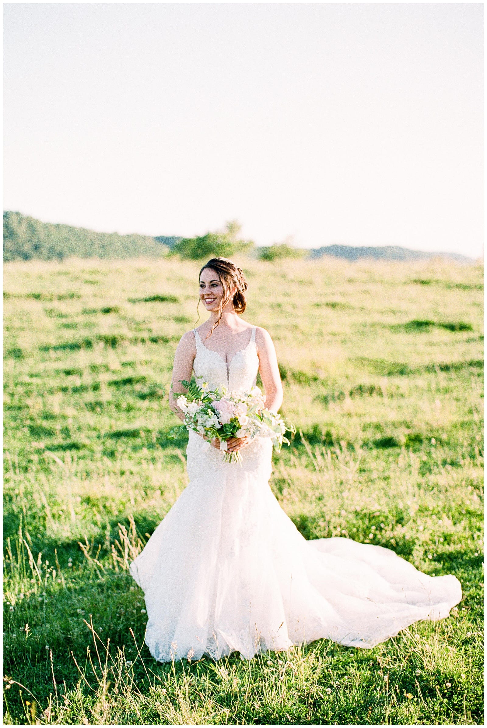 Danielle-Defayette-Photography-Middle-Fork-Barn-Abingdon-Wedding-2020_0015.jpg