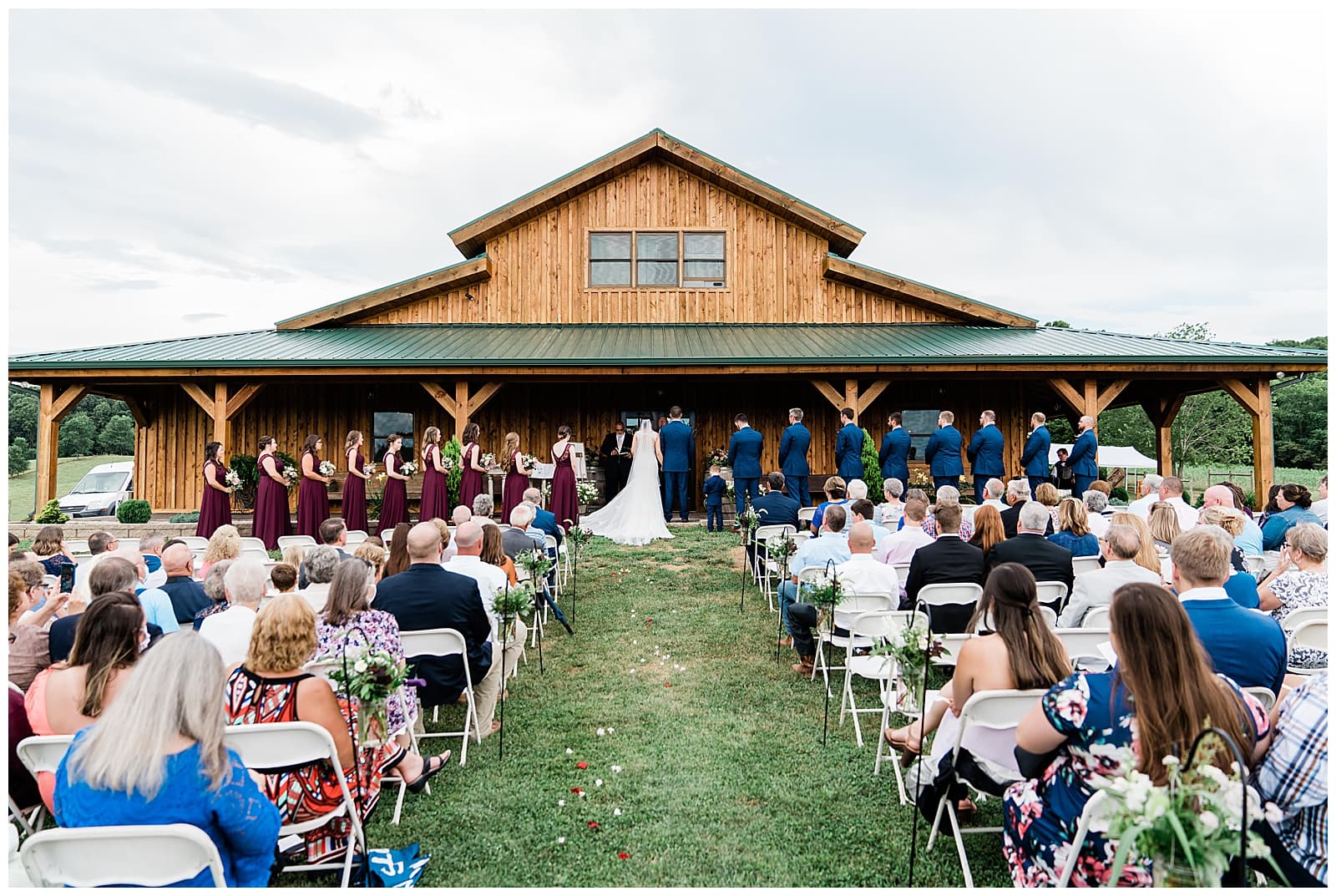 Danielle-Defayette-Photography-Middle-Fork-Barn-Wedding-VA-2020_0026.jpg