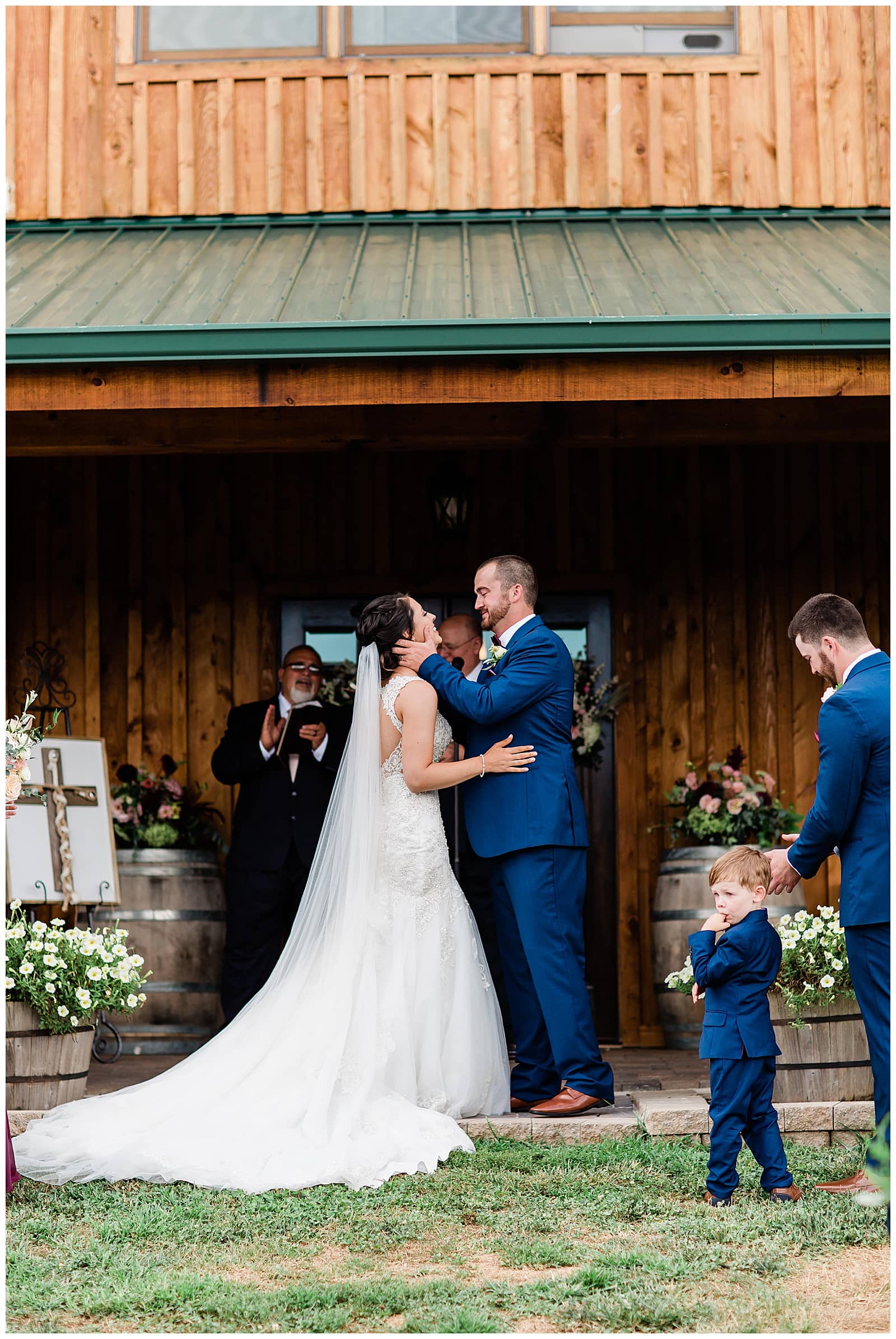 Danielle-Defayette-Photography-Middle-Fork-Barn-Wedding-VA-2020_0062.jpg