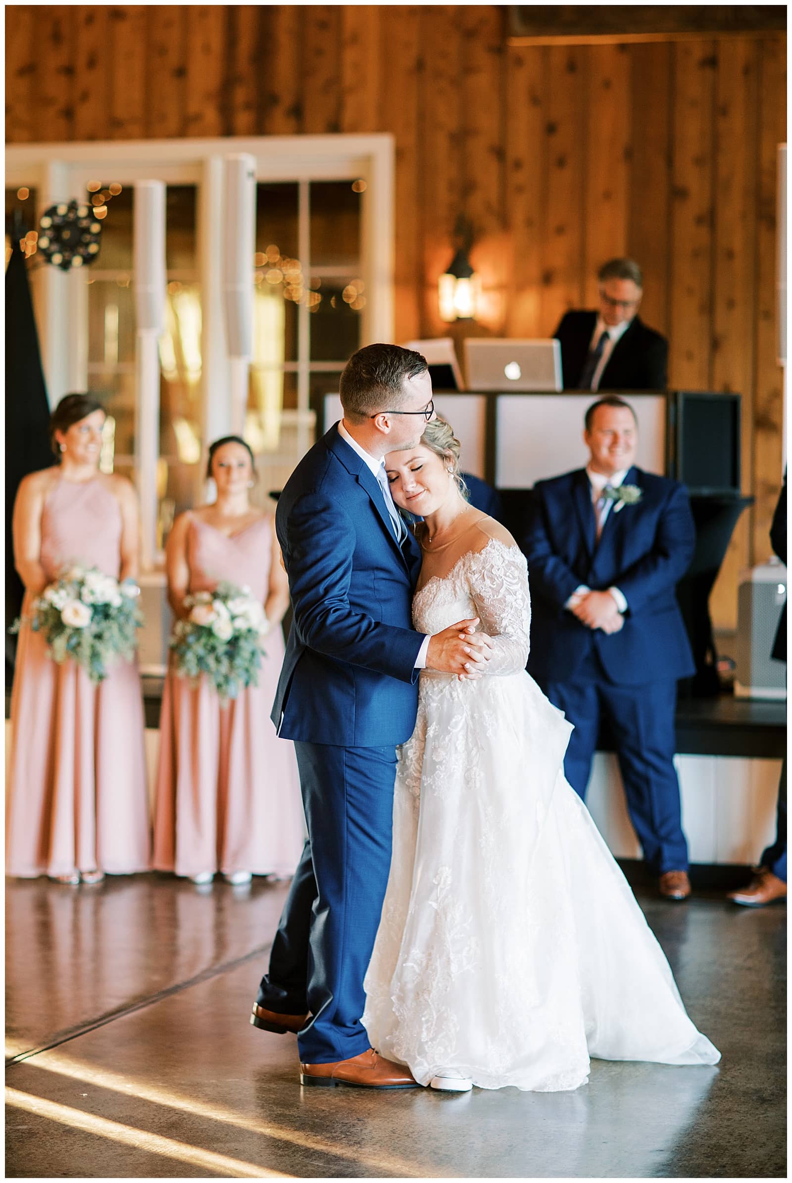 Danielle-Defayette-Photography-Castle-Hill-Cider-Charlottesville-Wedding-2020_0053.jpg