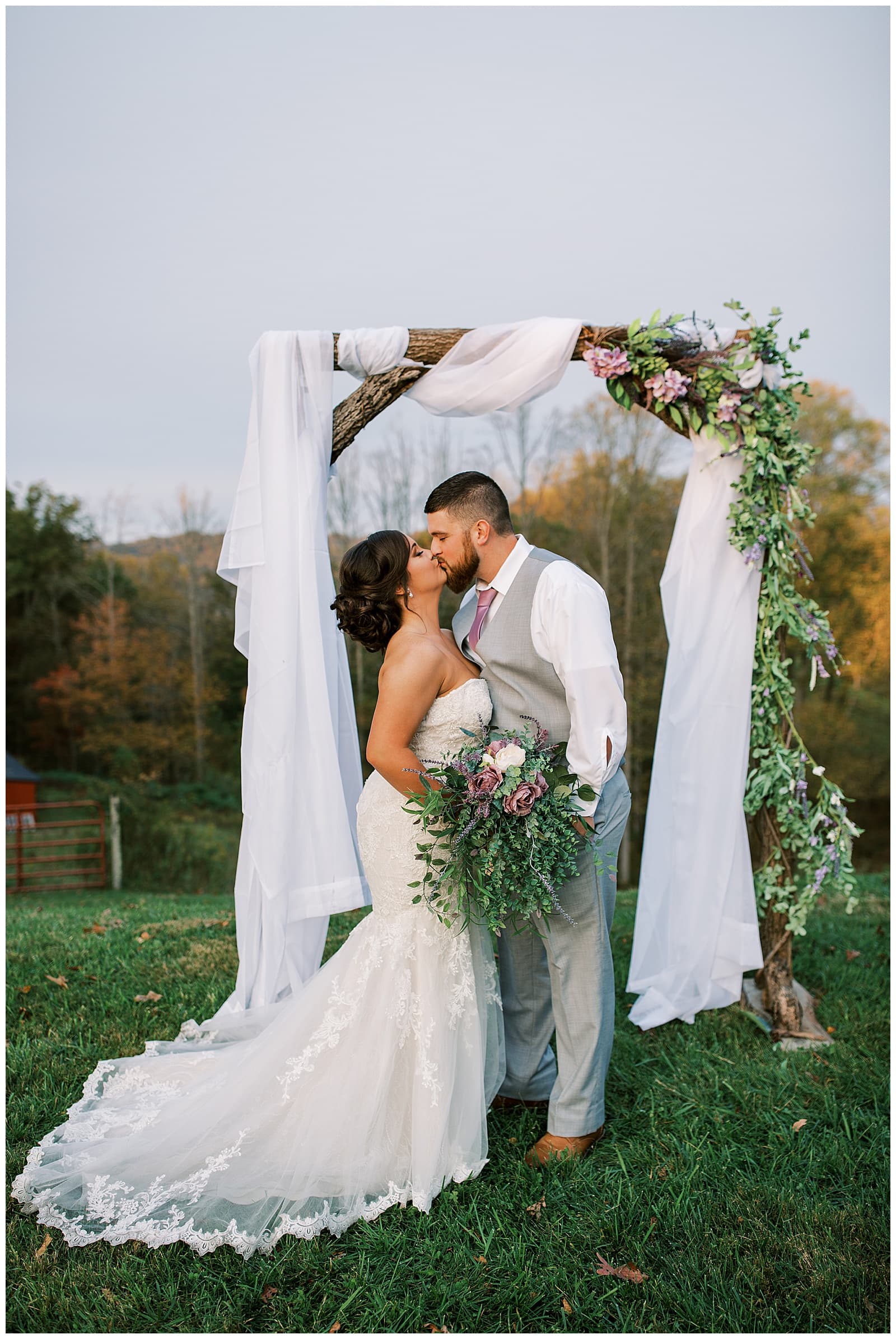 Haysi-Spring-Branch-Farm-Wedding-Photos-2020-Danielle-Defayette-Photography_0085.jpg