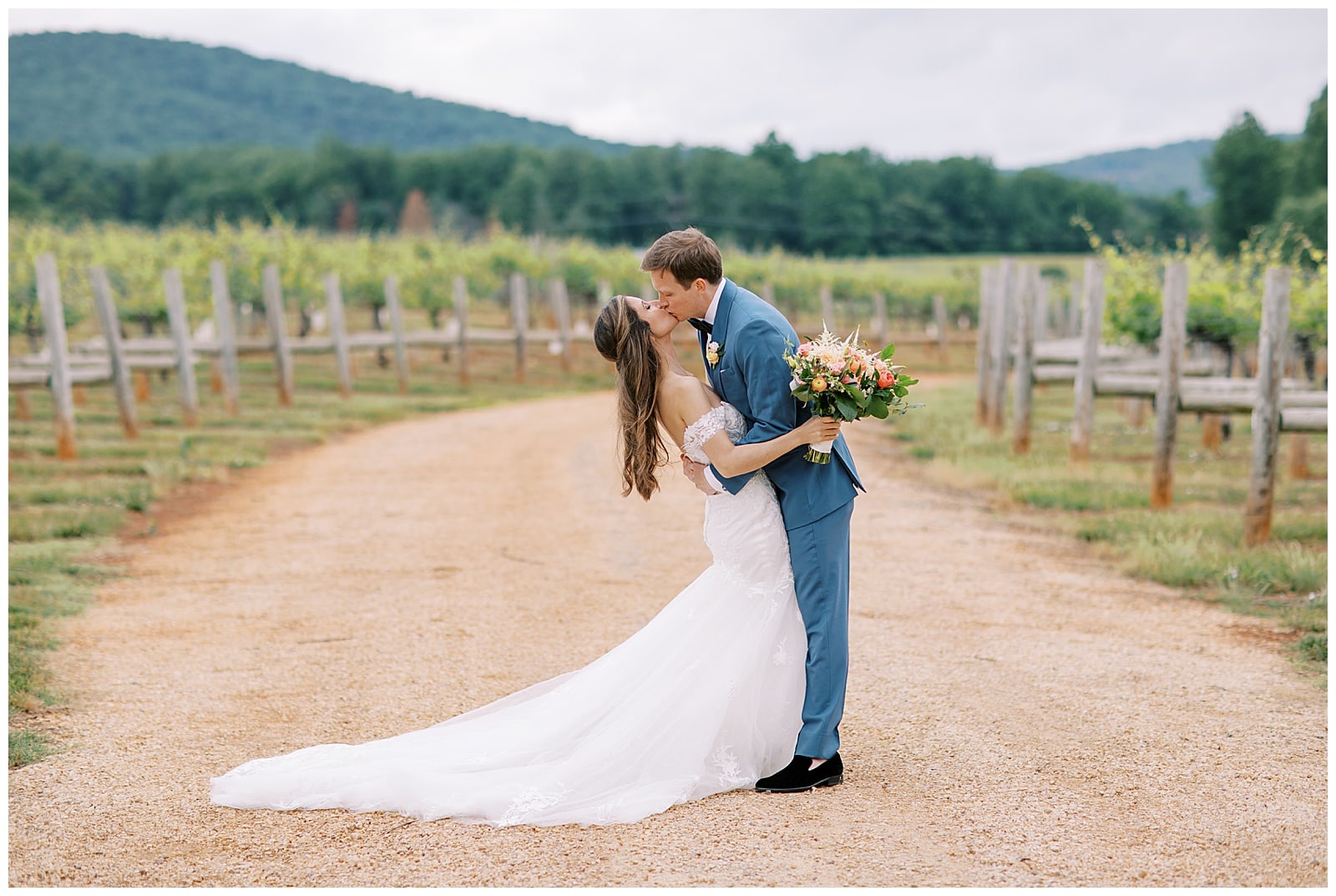 Danielle-Defayette-Photography-Keswick-Vineyards-Wedding_0018.jpg