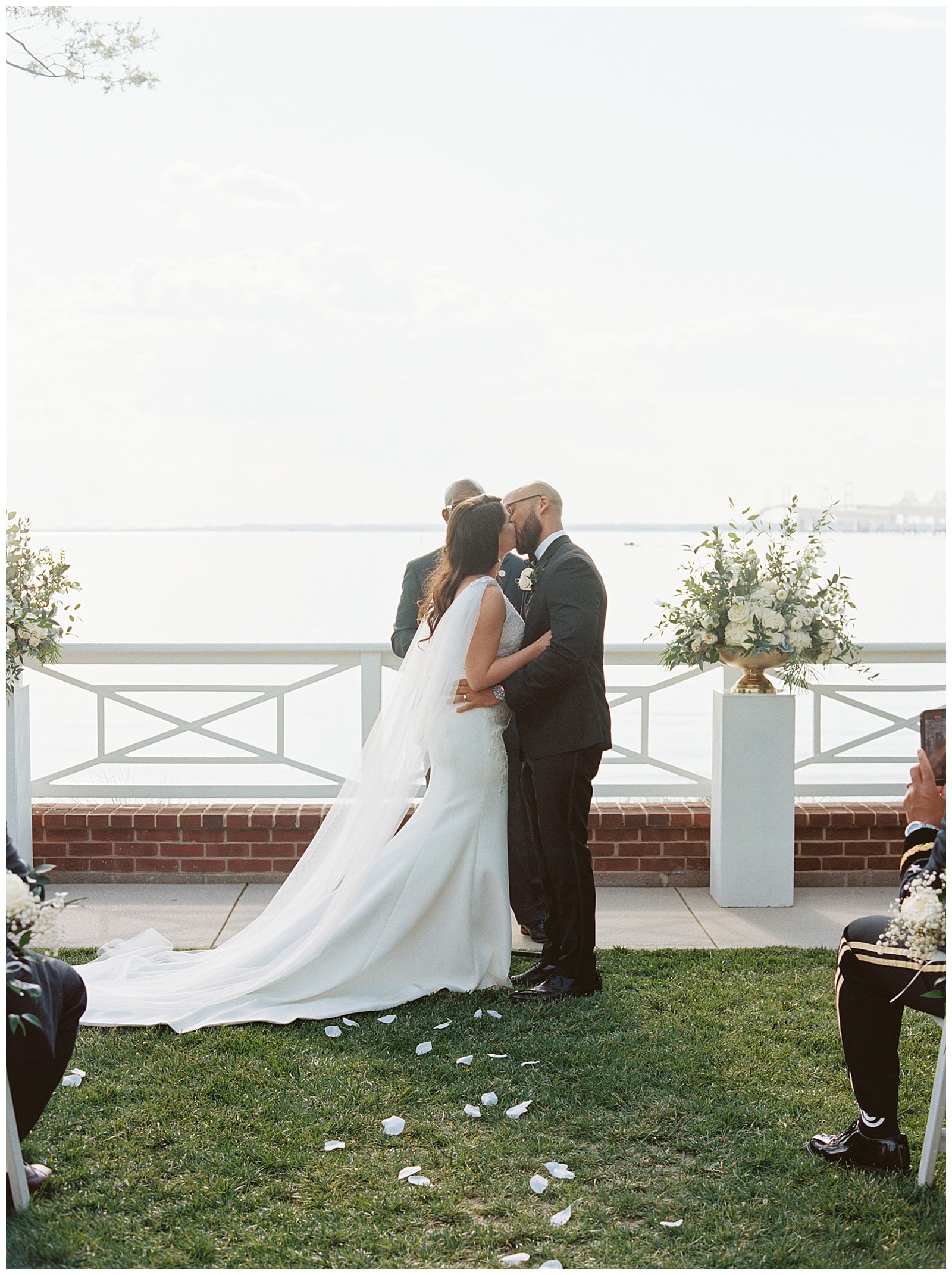 Danielle-Defayette-Photography-Chesapeake-Bay-Beach-Club-Wedding_0015.jpg