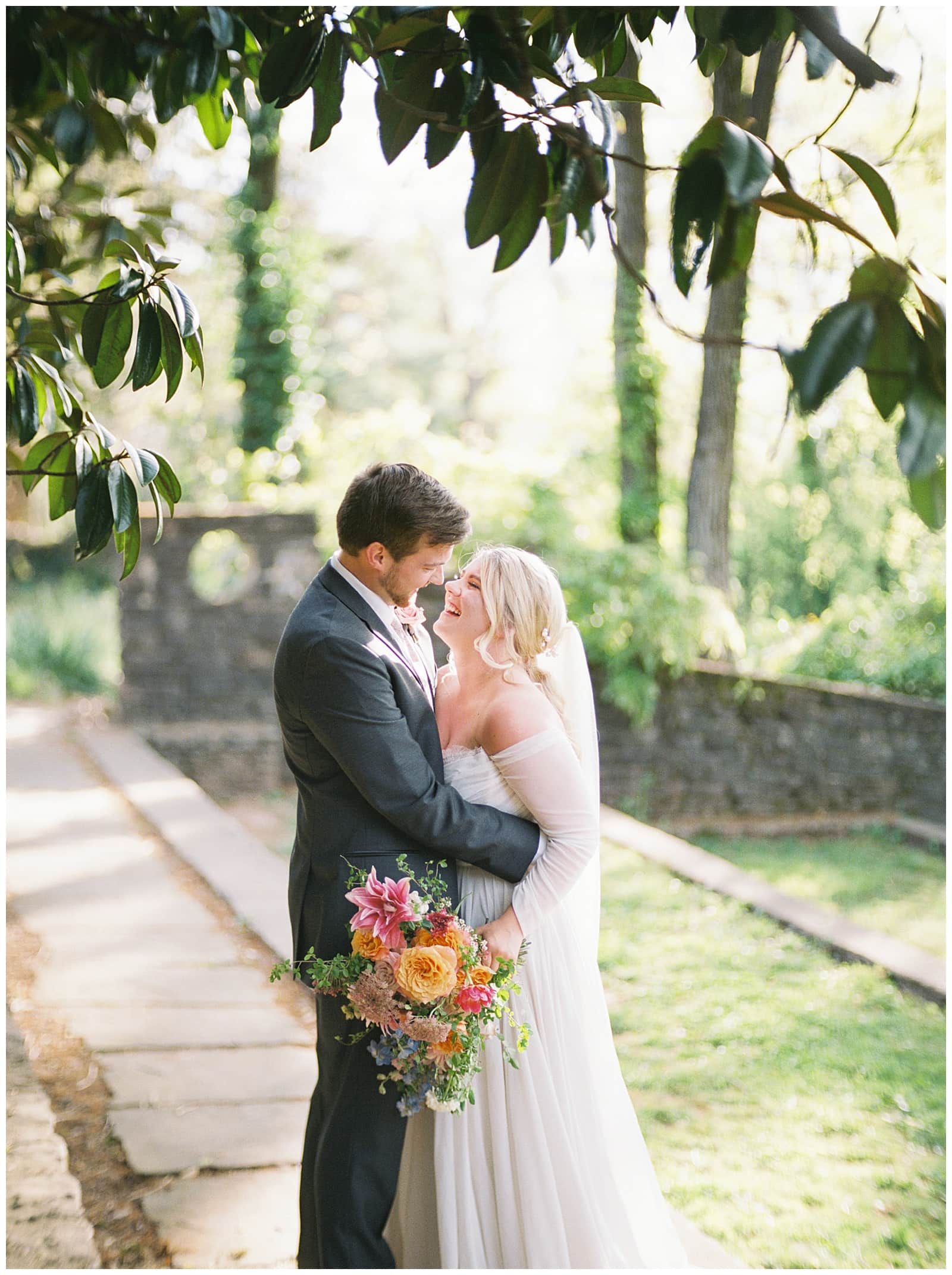 Danielle-Defayette-Photography-Knoxville-Botanical-Garden-Wedding_0001.jpg