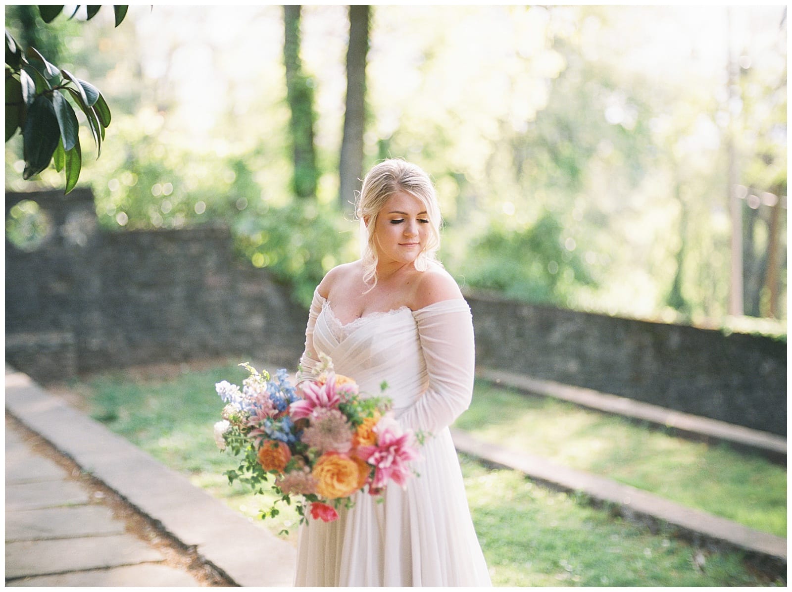Danielle-Defayette-Photography-Knoxville-Botanical-Garden-Wedding_0003.jpg