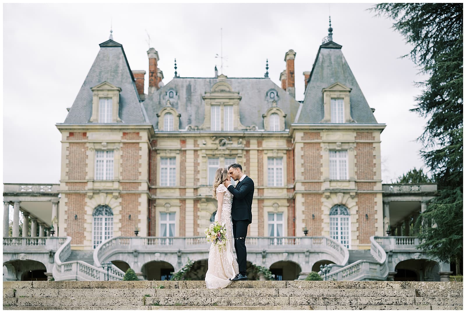 Danielle-Defayette-Photography-Chateau-Bouffemont-Wedding-Paris_0026.jpg