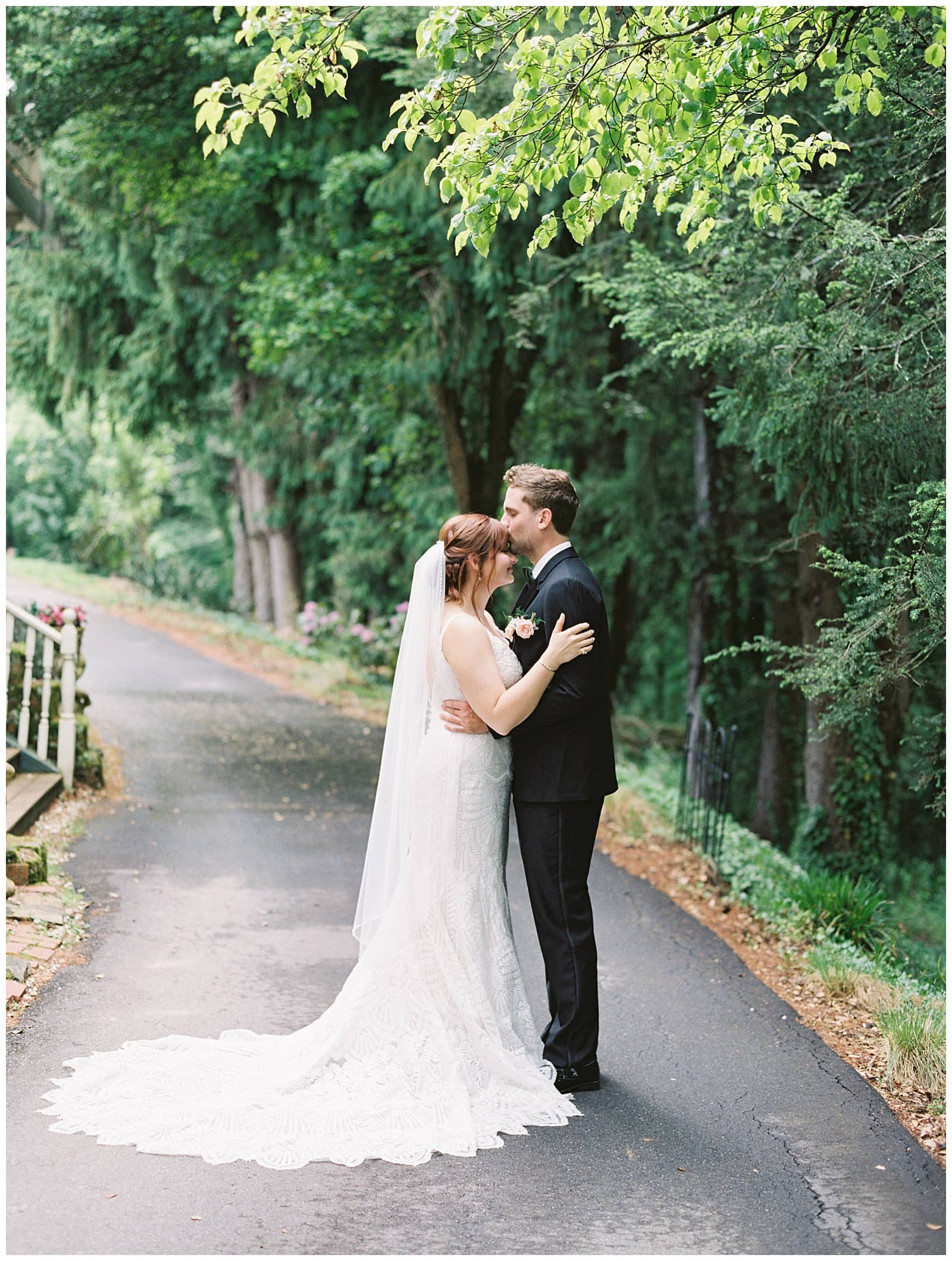 Danielle-Defayette-Photography-Engadine-Inn-and-Cabins-Wedding-Asheville-NC_0013.jpg