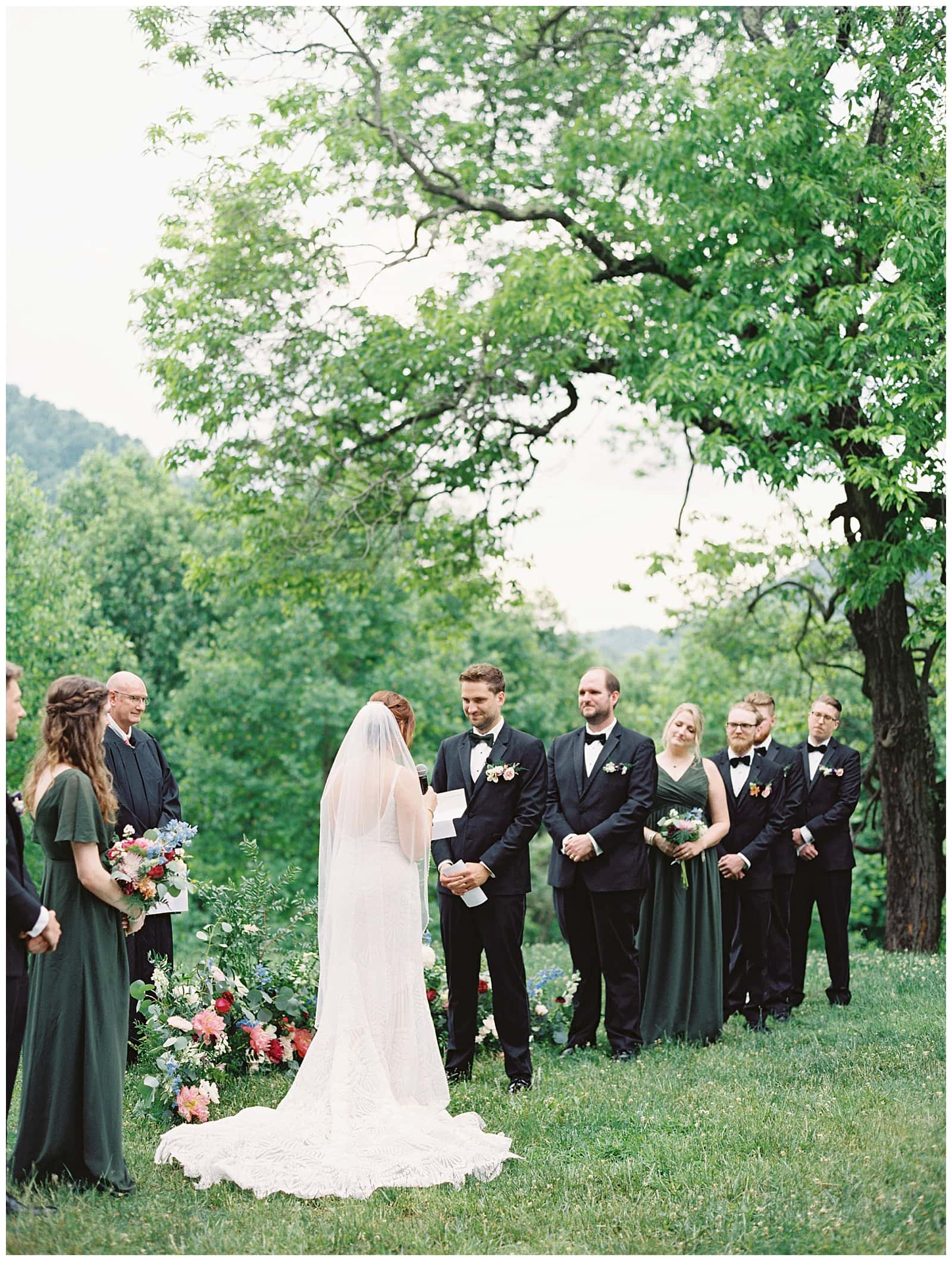 Danielle-Defayette-Photography-Engadine-Inn-and-Cabins-Wedding-Asheville-NC_0037.jpg