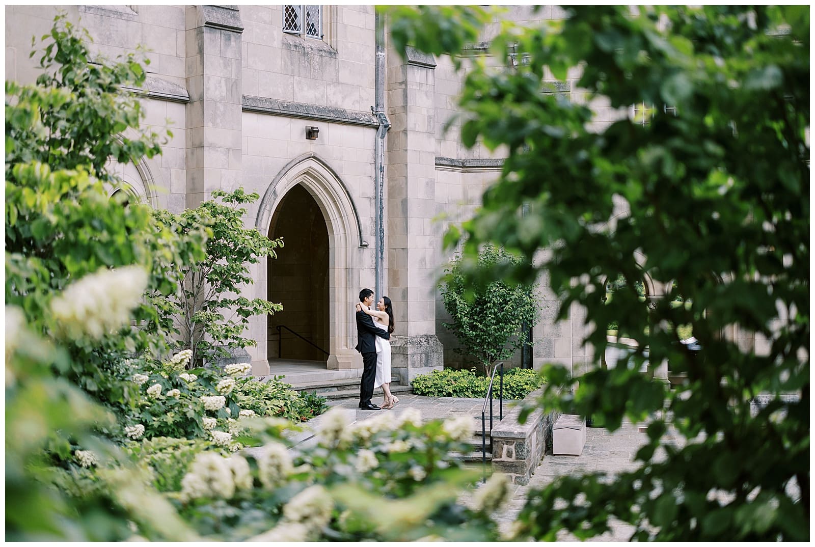 Danielle-Defayette-Photography-Washington-National-Cathedral-Engagement-Photos_0010.jpg