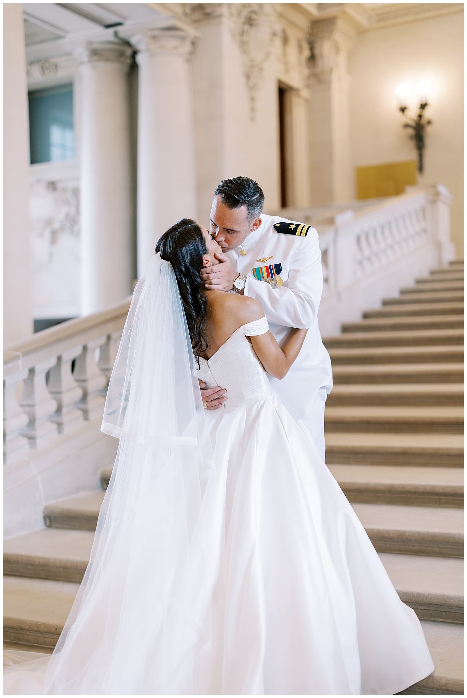 Danielle-Defayette-Photography-naval-academy-chapel-wedding-MD_0009.jpg