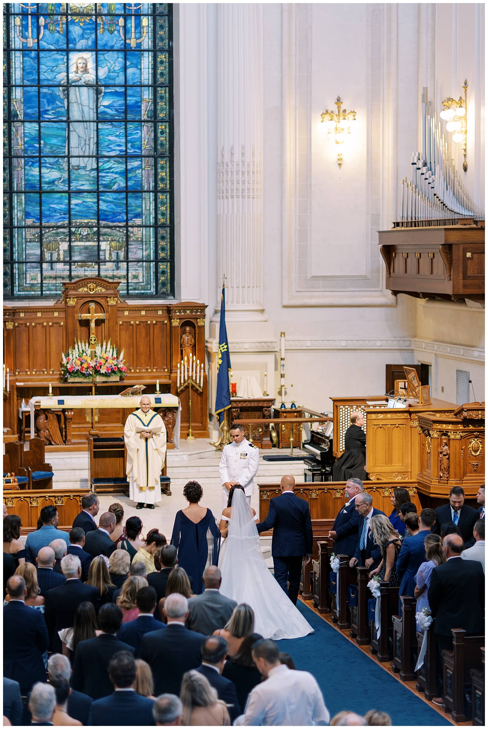 Danielle-Defayette-Photography-naval-academy-chapel-wedding-MD_0018.jpg