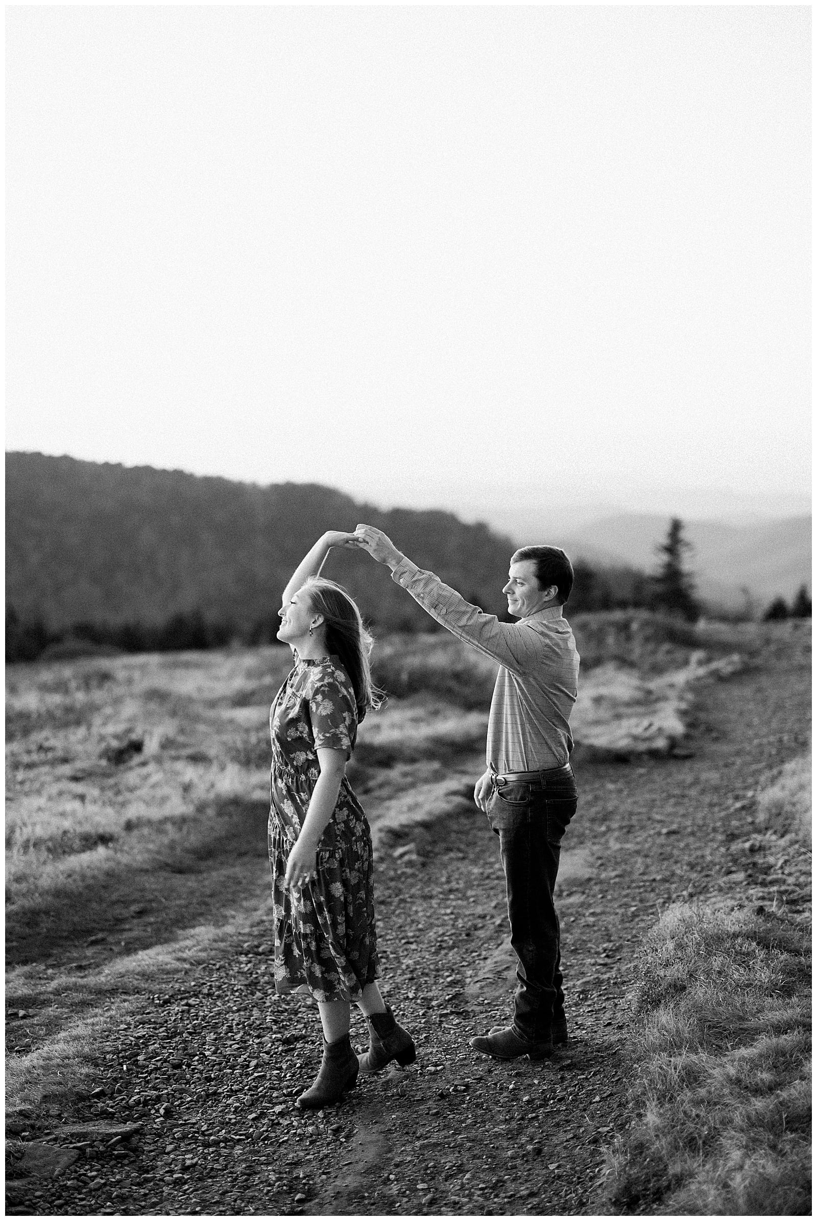 Danielle-Defayette-Photography-Roan-Mountain-Engagement-Photos_0007.jpg